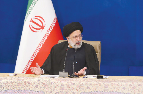 رئیس‌جمهور: افراد مُردّد باید درباره اهمیت و تأثیر واکسن کرونا قانع شوند