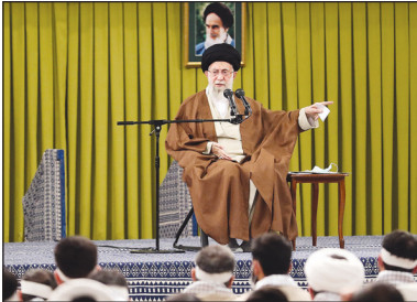 رهبر معظم انقلاب در دیدار بسیجیان:مذاکره، مشکل ما با آمریکا را حل نمی‌کند