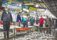 برپایی نمایشگاه عرضه مستقیم ماهی شب عید