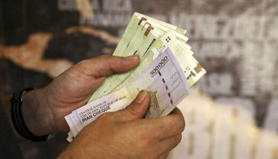 جزئیات افزایش حقوق کارکنان دولت  و بازنشستگان اعلام شد