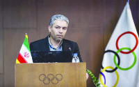 در تلاش هستیم ، با چند اسپانسر برای تأمین لباس ها و دوچرخه‌هایمان صحبت کنیم