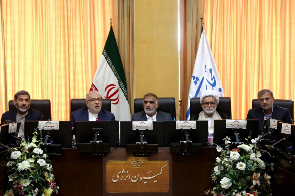 بررسی چگونگی تأمین مالی طرح‌های پالایشگاهی و پتروپالایشگاهی در کمیسیون انرژی مجلس