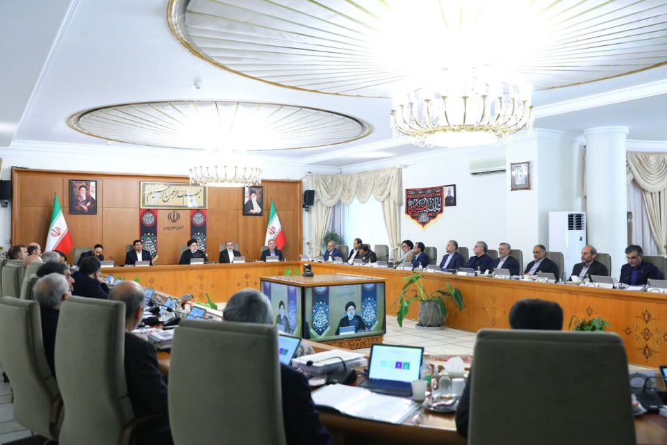 آزادسازی منابع ارزی کشور را نباید  به تحلیل‌های جناحی تقلیل داد