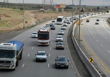 تردد بیش از ۱۳.۸ میلیون خودرو در محورهای استان هرمزگان