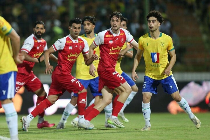 پرسپولیس چشم نواز بازی می کند