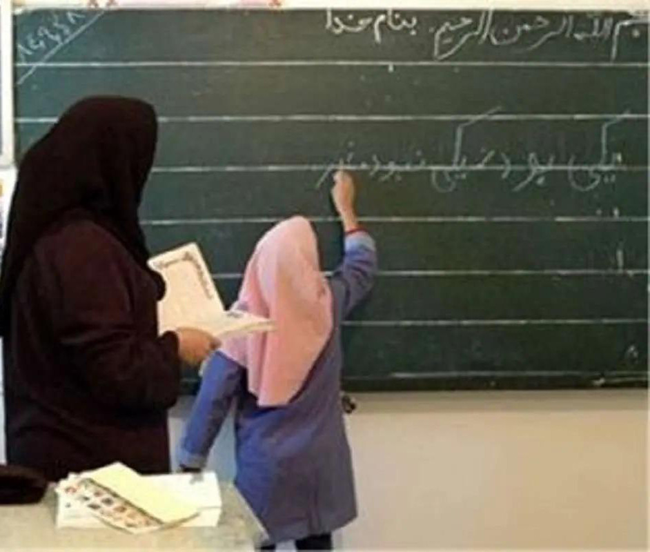 واریز دو میلیون تومان به حساب معلمان به مناسبت روز معلم