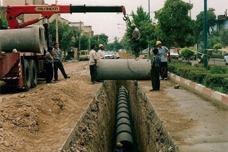 بهره برداري از طرح آب رسانی به دو شهر  و ده روستا در شهرستان شازند