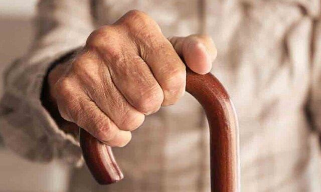 چگونه از سالمندان در بحران های اجتماعی مراقبت کنیم؟