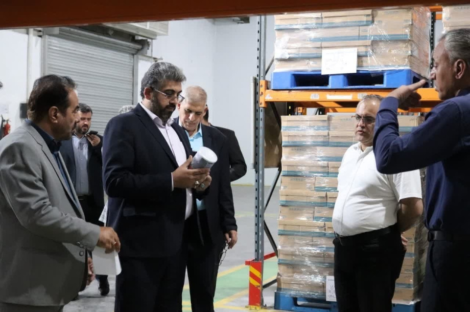 بازدید فرماندار از انبار و سردخانه ۳۰ هزار تنی در شهرستان قدس
