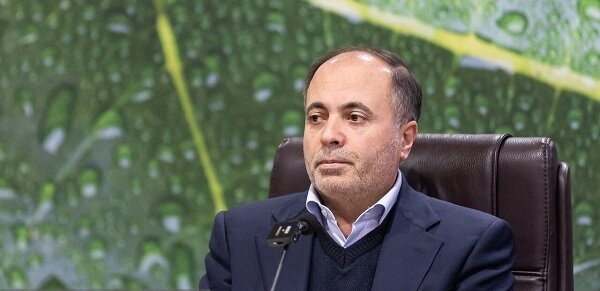 فعالیت واحدهای گاوداری و مرغداری ها  در تأمین امنیت غذایی است
