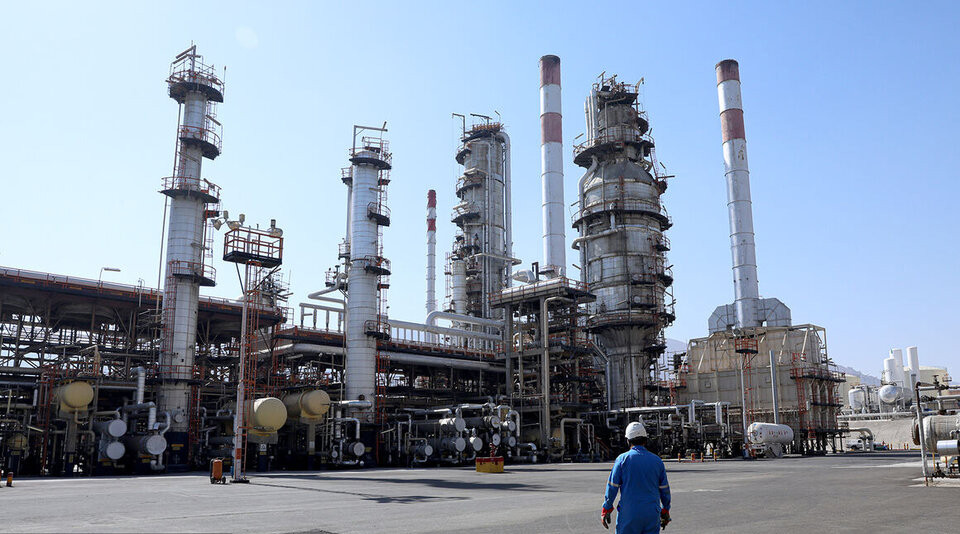 افزایش درآمد ارزی با توسعه صادرات  در پالایشگاه اصفهان