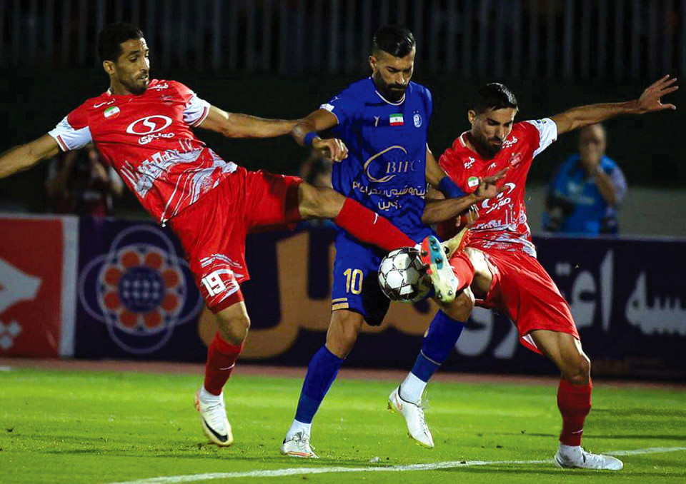 مخالفت باشگاه پرسپولیس با انتخاب شیراز برای میزبانی دربی