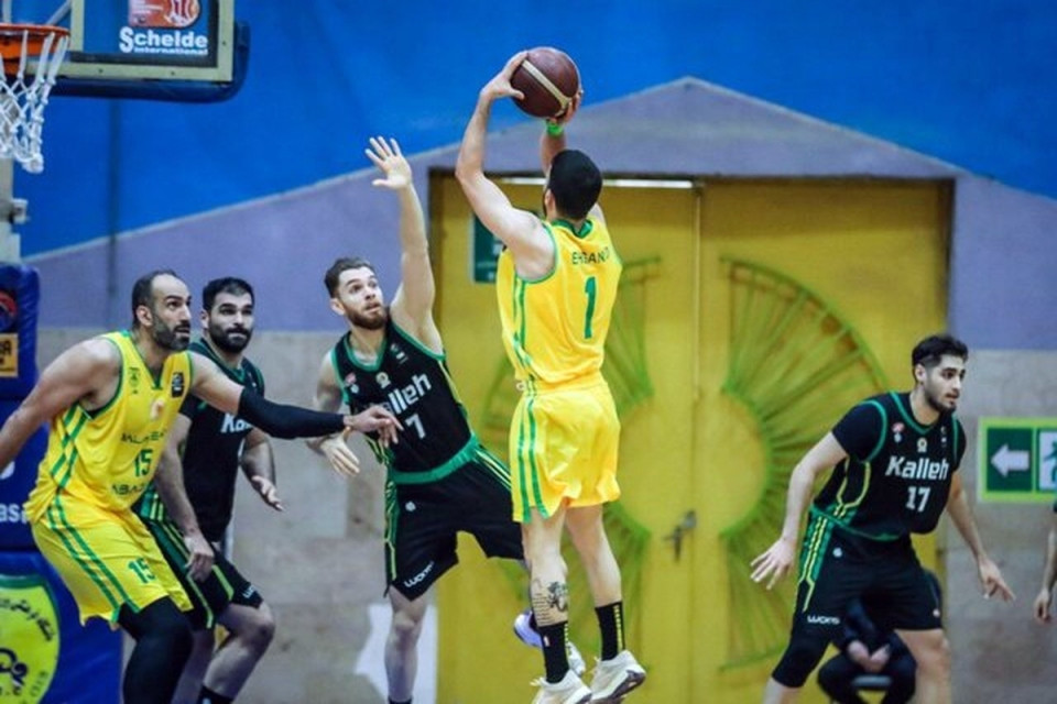 جدال حساس در قلعه عقاب‌ها