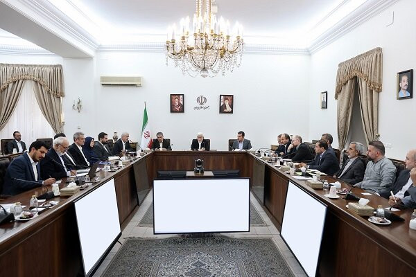 عارف: دانشگاه‌ها رشته‌های جدید با فناوری‌های پیشرفته راه‌اندازی کنند