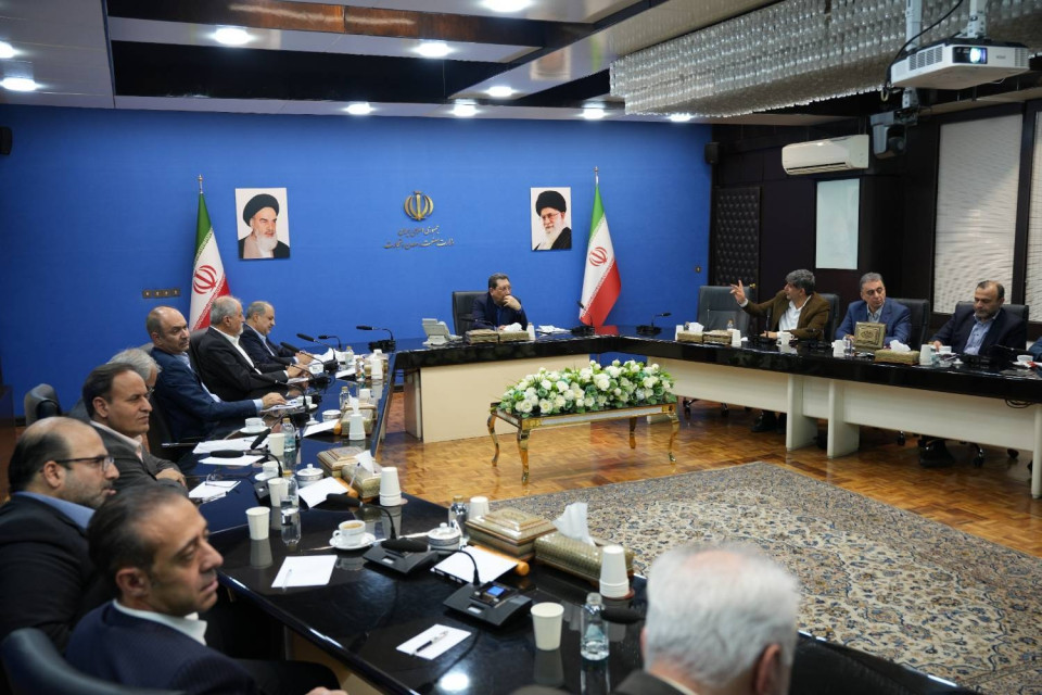 تأکید وزیر صمت بر خوداتکایی صنعت فولاد  در تأمین انرژی