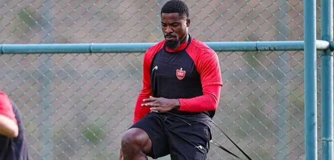 سرژ اوریه  آماده بازی با تراکتور