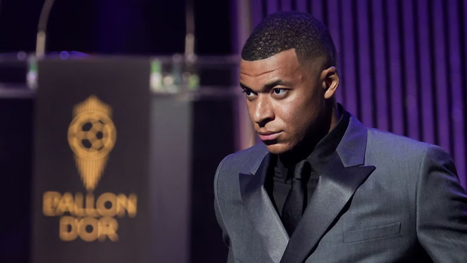 توپ طلا ۱۰۰ درصد به ام باپه می رسد