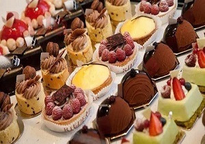 کمبودی در عرضه شیرینی نداریم