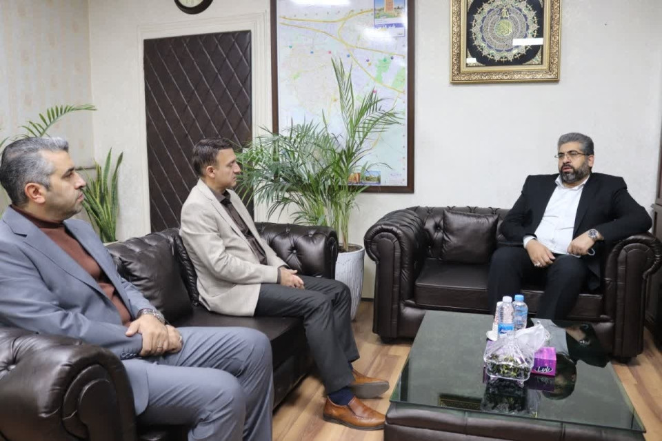 هم‌اندیشی فرماندار و رئیس دانشگاه آزاد قدس برای توسعه علمی و حل چالش‌های شهرستان