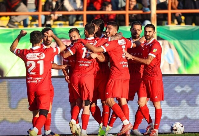 پرسپولیس اول در لیگ ایران ، چهارم در آسیا