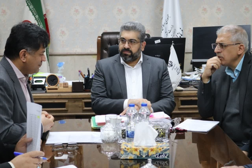 تثبیت سهمیه آرد دولتی نانوایان قدس در نشست فرماندار با مدیرکل غله استان تهران