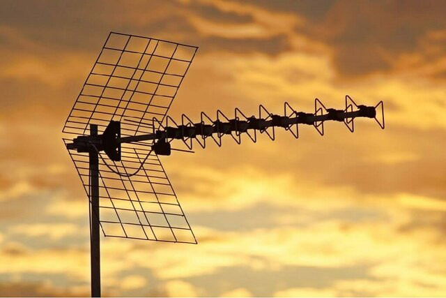 افزایش دقت دریافت سیگنال سامانه‌های فضایی در ایستگاه‌های زمینی با آنتن هلیکال هوشمند