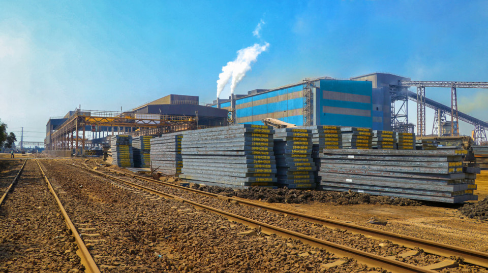 صرفه‌جویی ۴.۵ میلیون دلاری با بومی‌سازی ۱۳۸ ردیف قطعه در فولاد هرمزگان