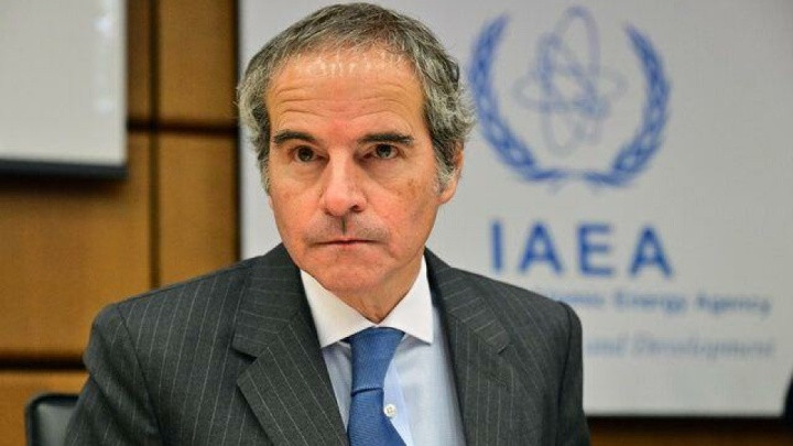 گروسی:ذخایر اورانیوم غنی‌شده ایران در تأسیسات بمباران‌شده نگهداری می‌شود