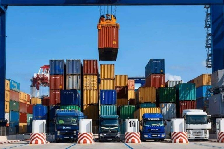 ترخیص ۲۶ هزار تن کالای اساسی از گمرکات آذربایجان‌شرقی
