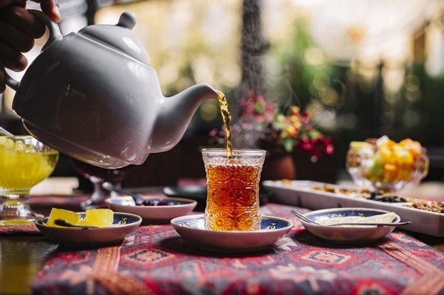 نوشیدن چای بلافاصله بعد از غذا؛ عادتی که می‌تواند جذب آهن را کاهش دهد