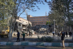 حمله به دانشگاه صنعتی شریف و تخریب بخش‌هایی از دانشگاه