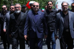 وزیر جهاد کشاورزی در مراسم تشییع رهبر شهید شرکت کرد
